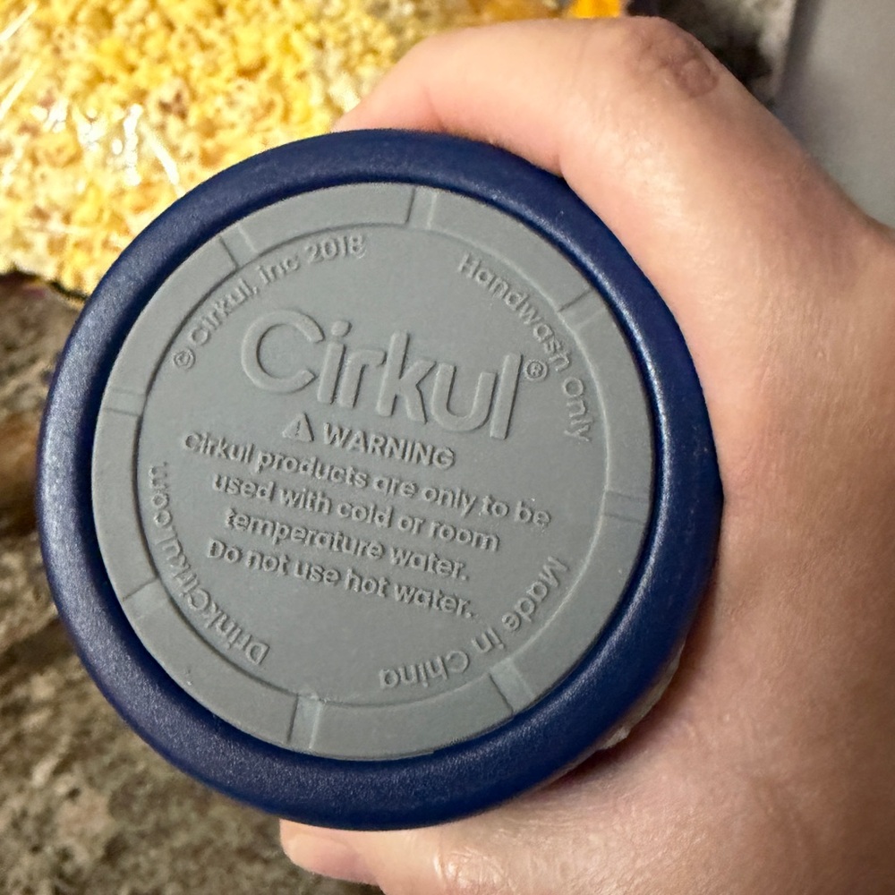 Cirkul Insulated Travel Mug - Navy Blue 40 oz - Picture 3 of 3